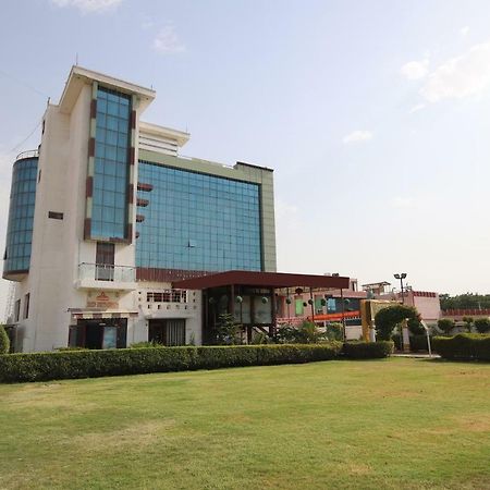 Hotel Deep Palace Jind Dış mekan fotoğraf